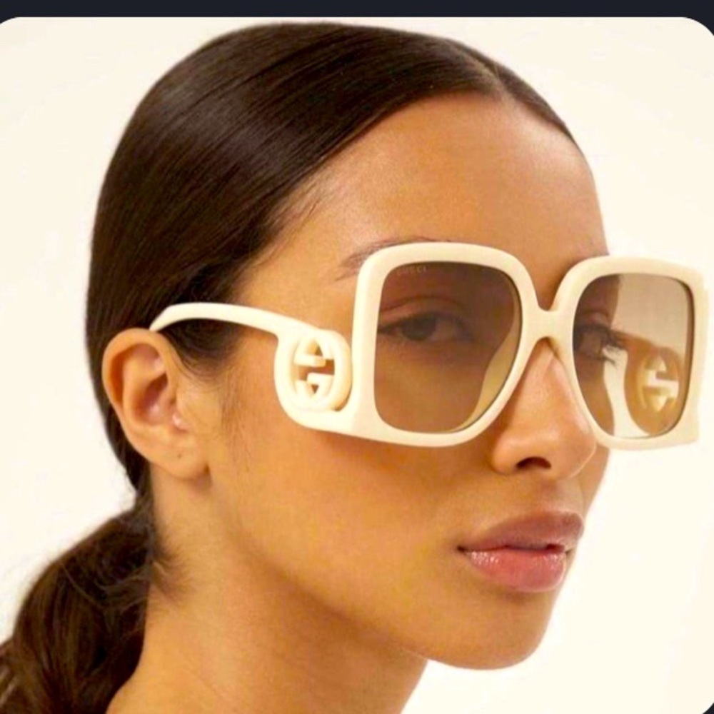 Gucci GG1326S Square Women Sunglasses
Brand: Gucci